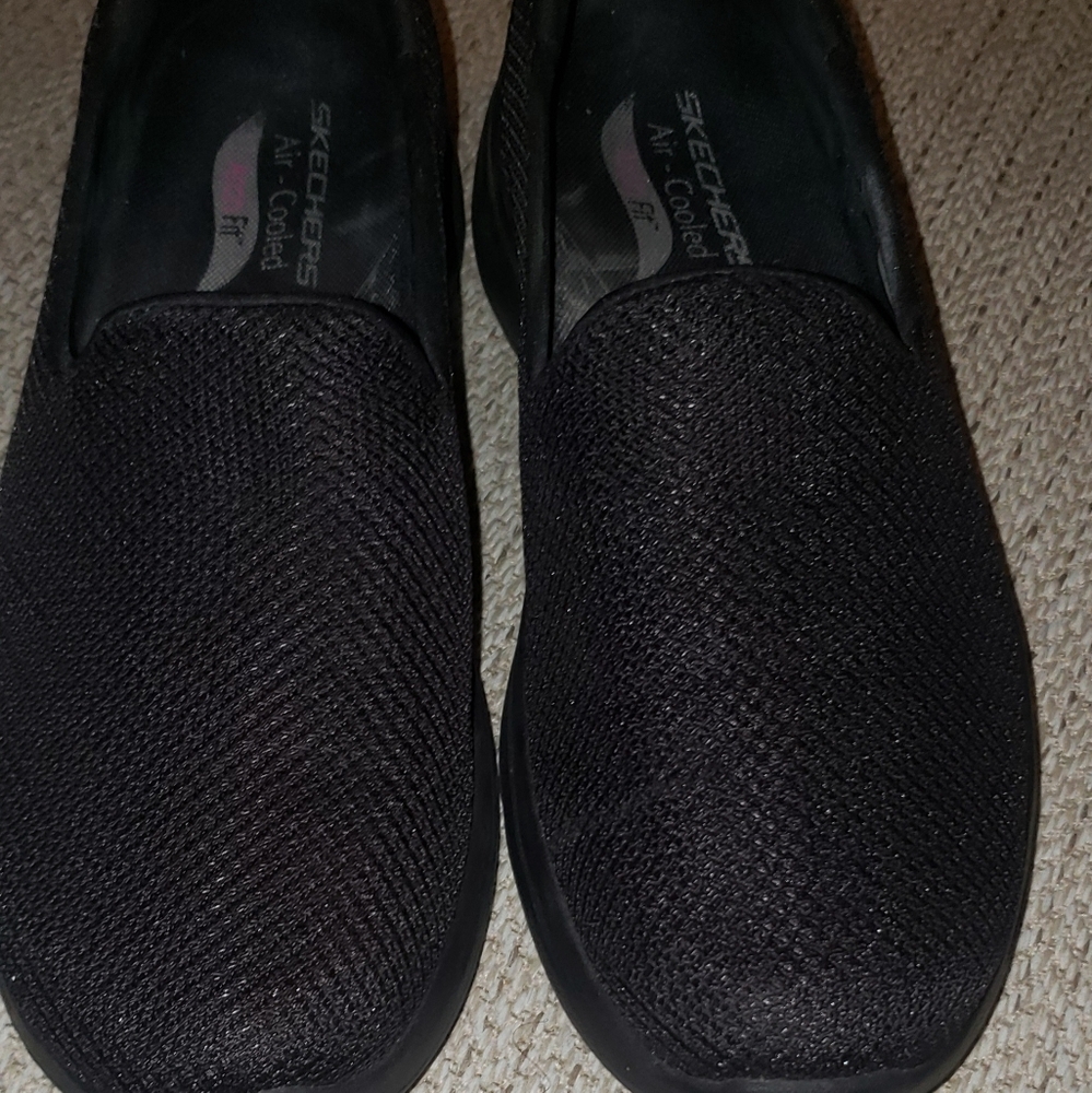 Black skechers go walks